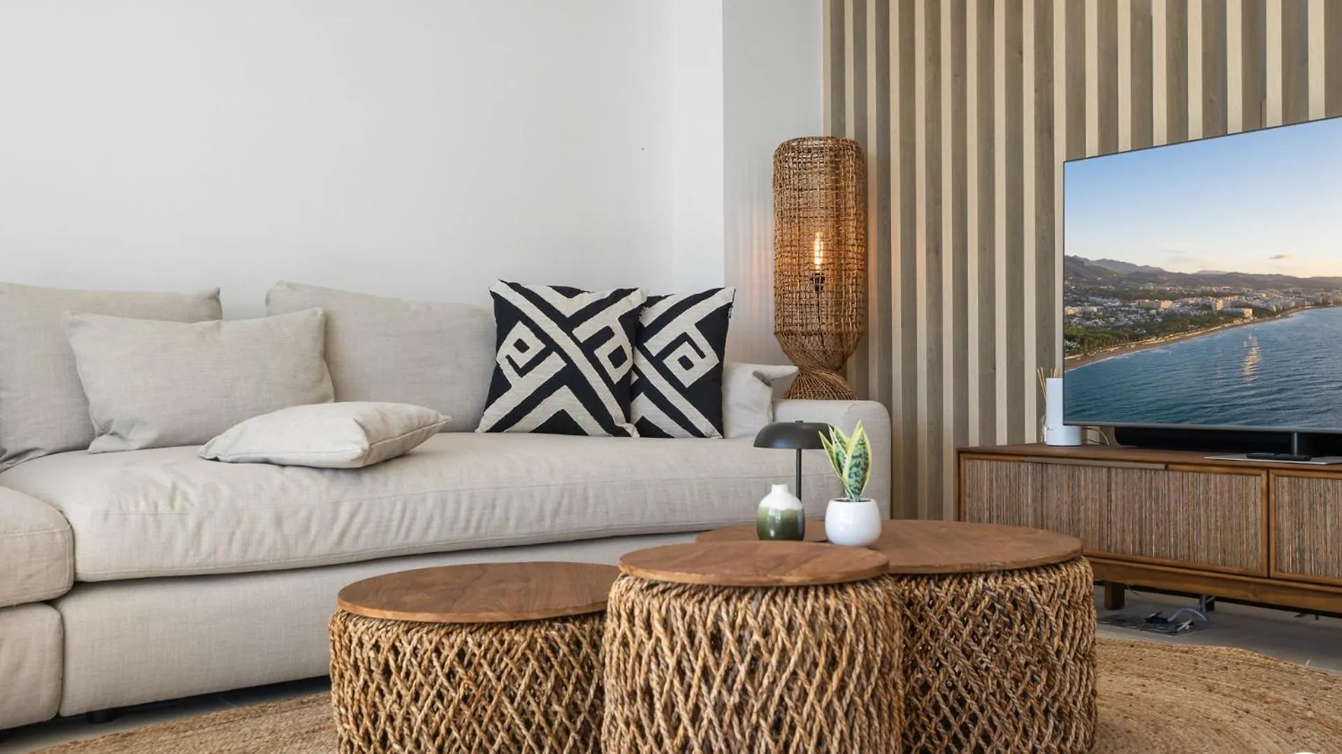 Vivi Homes - Adam Wellness, Pool, Terrace & Sea View El Faro Spanien